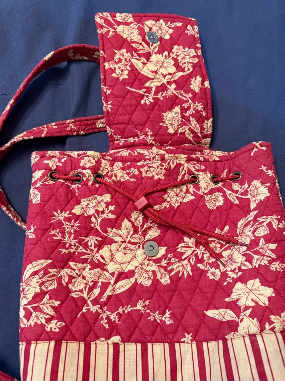 Quilted Floral Stripe Drawstring Backpack - Red